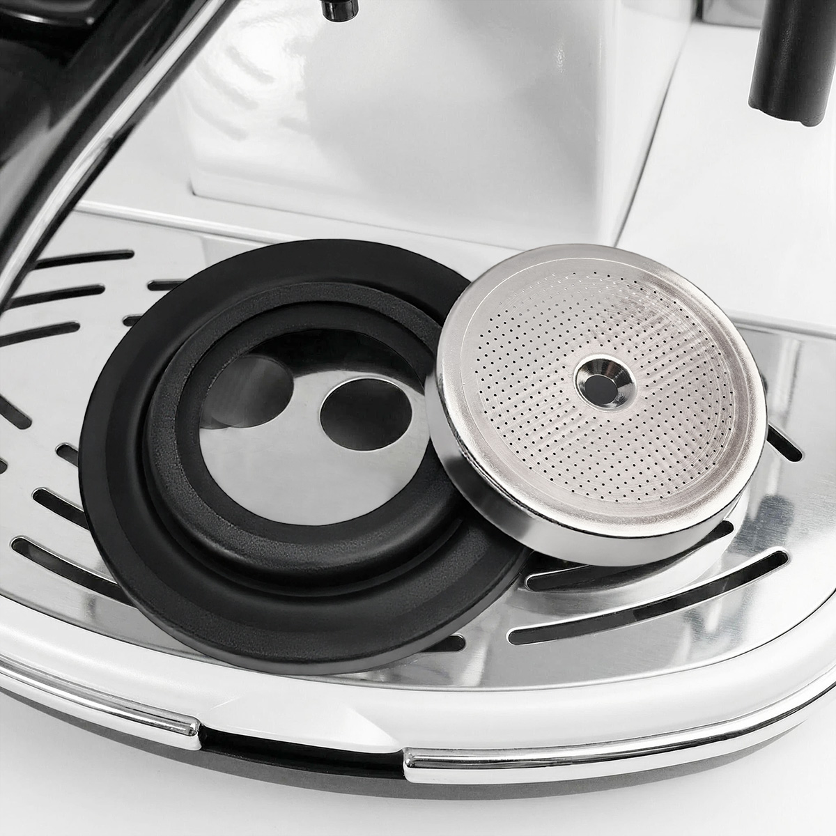 Group Head Puck Screen Boiler  - огляд і ціна Delonghi Espresso Magnifica